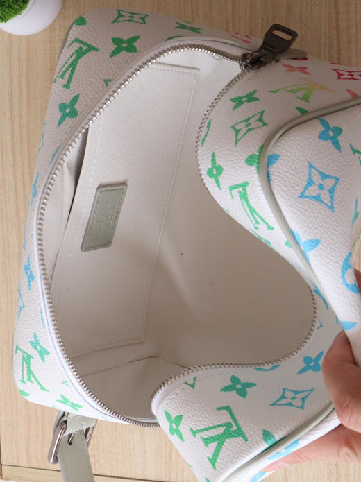 春夏特惠💰580 原单LV M14034实拍 本款 Locker Dopp Kit 盥洗袋 商品图7