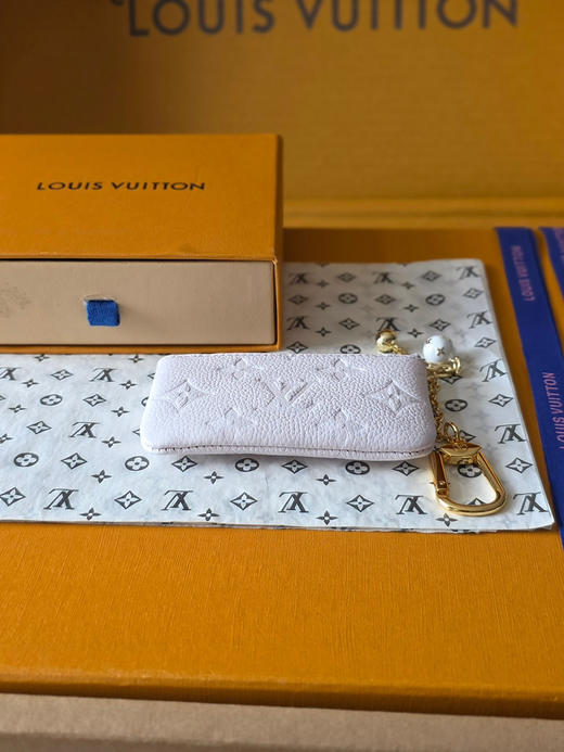 春夏特惠💰370 原单LV M28992浅紫 钥匙包.尺寸13.5 x 7 x 1.5 厘米 商品图2