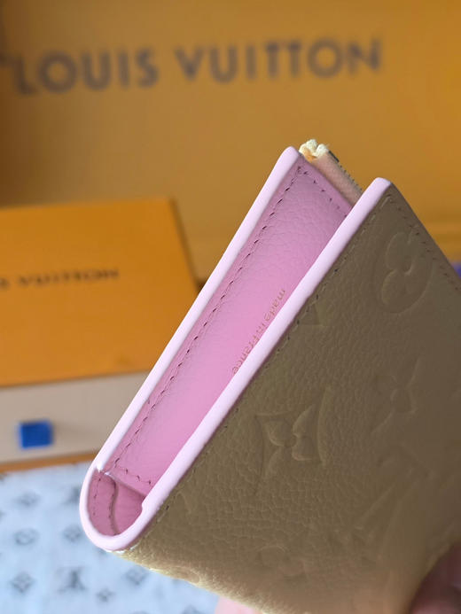 春夏特惠💰400 原单LV M29350 Lisa钱包 尺寸:9 x 11.5 x 1.5 cm 商品图3