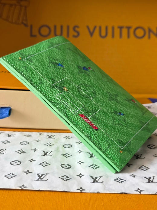 春夏特惠💰340 原单LV M28806 护照绿 护照套 商品图2
