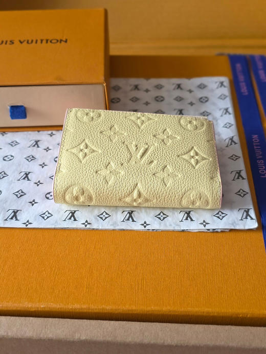 春夏特惠💰400 原单LV M29350 Lisa钱包 尺寸:9 x 11.5 x 1.5 cm 商品图2