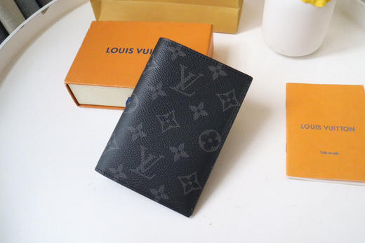 春夏特惠💰290 原单LV M64501 护照夹 商品图1