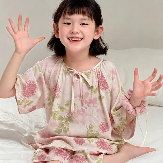 【亲子款全家适配】可优鼠棉绸亲子短袖短裤家居服A类 面料柔软舒适亲肤透气 宽松版型松弛感拉满轻薄舒爽 商品图1