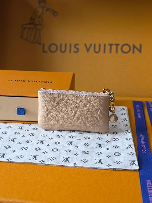 春夏特惠💰370 原单LV M28993卡其 钥匙包.尺寸13.5 x 7 x 1.5 厘米 商品图1