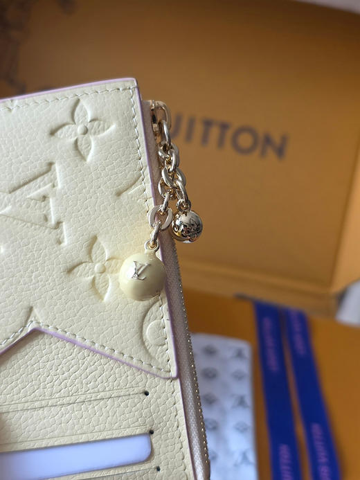 春夏特惠💰380 原单LV M28985 ROMY 卡夹 尺寸12x8x0.8cm 商品图5
