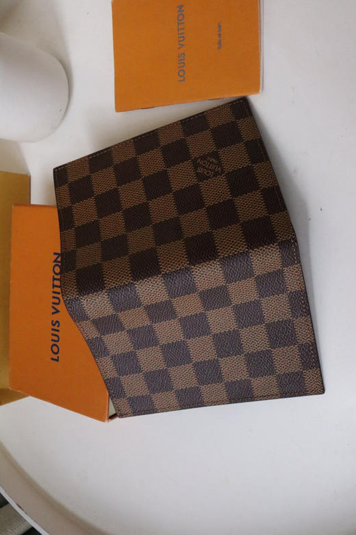 春夏特惠💰290 原单LV M64501 护照夹 商品图3