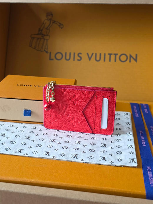 春夏特惠💰380 原单LV M28984 红 ROMY 卡夹 尺寸12x8x0.8cm 商品图0