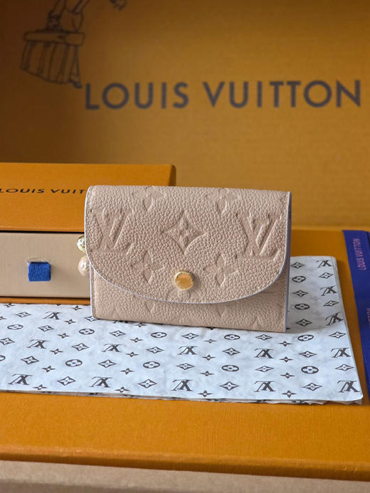 春夏特惠💰380 原单LV M28987 Rosalie 零钱包. 尺寸：11X8cm 商品图0