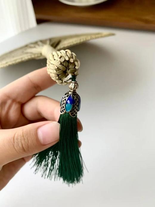 非遗岭根草编蒲扇团扇 | 40年以上编制经验的匠人之手，传统手艺精工手编，凉风拂面，带着浦草的清新气味～ 商品图3