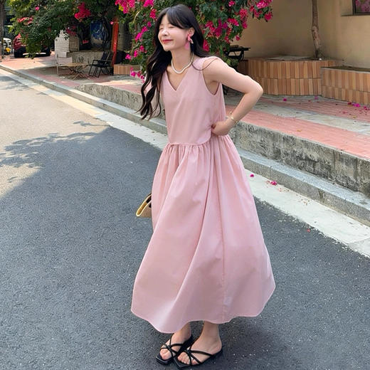 西遇韩系粉色背心连衣裙女2026年夏季新款V领细大摆休闲吊带长裙SS060535 商品图4