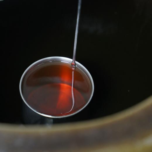陈皮梅子酒 小口慢啜 舌底生津 酸后回甘  糯米、青梅和陈皮直接发酵的原浆梅酒 熟透的梅子酸香和五年新会双水陈皮的润感 商品图3