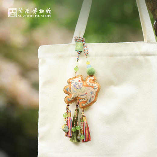 苏州博物馆 鸿运小礼香挂/虎镇五毒吉祥纳福安康传统织绣五彩绳流苏串珠车挂包挂配饰 商品图3