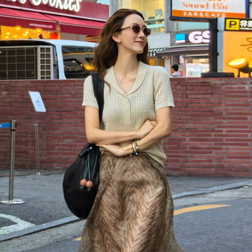 西遇莱赛尔亚麻针织短袖T恤女2026夏季新款polo领三粒扣弹力上衣SS060562 商品图1