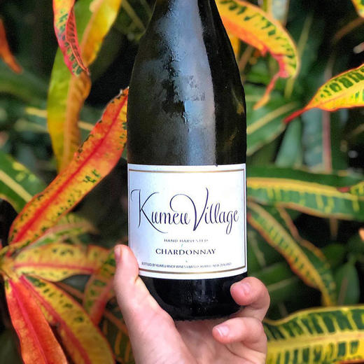 不输勃艮第且性价比卓越！酷妙河酒庄村级霞多丽干白Kumeu River Village Chardonnay 2025 葡萄酒大师BC钟爱“口粮霞多丽”！ 商品图1