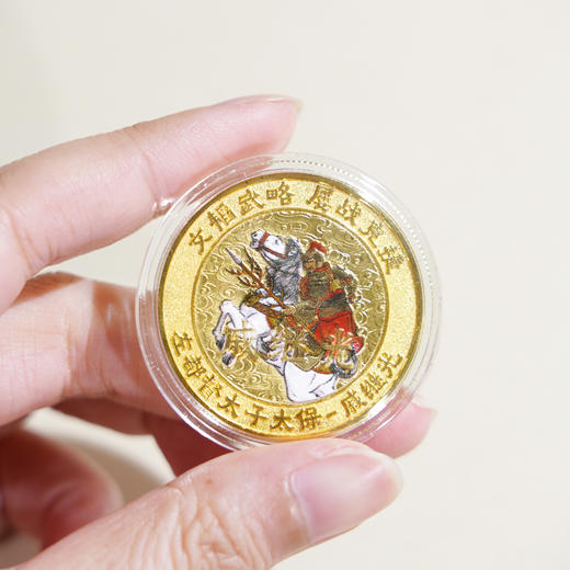 中华英雄主题掼蛋牌 高端掼蛋扑克套装 大师工艺浮雕纪念章 金蛋纳福 收藏级文创礼盒 商品图2