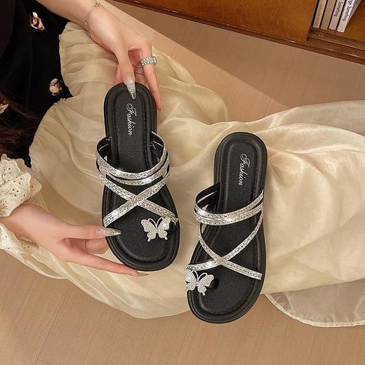 【29.9元2双】新款网红蝴蝶套趾水钻凉拖鞋女夏外穿仙女风配裙子平底防滑沙滩鞋36-41★娃娃优选 商品图1