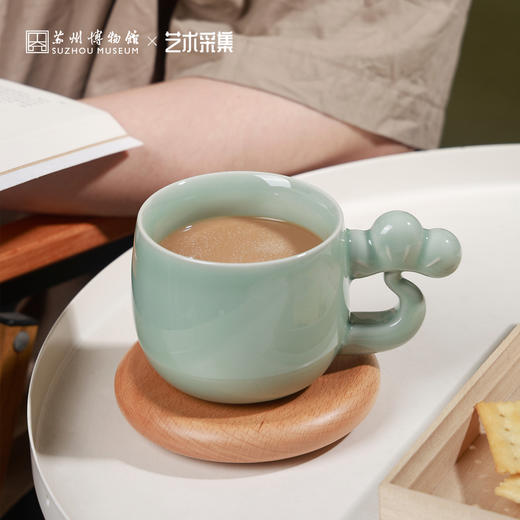 苏州博物馆 艺术采集 青松一下马克杯越窑青瓷松骨云形榉木杯垫办公室家居日用 商品图3