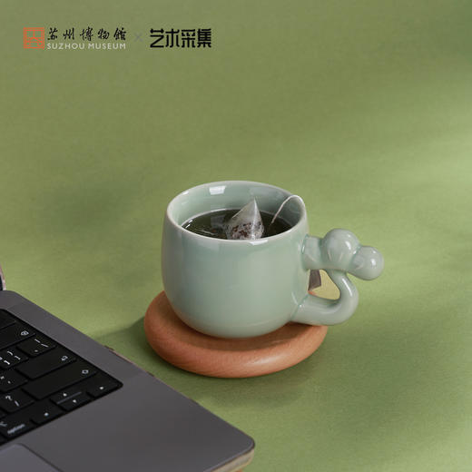 苏州博物馆 艺术采集 青松一下马克杯越窑青瓷松骨云形榉木杯垫办公室家居日用 商品图4