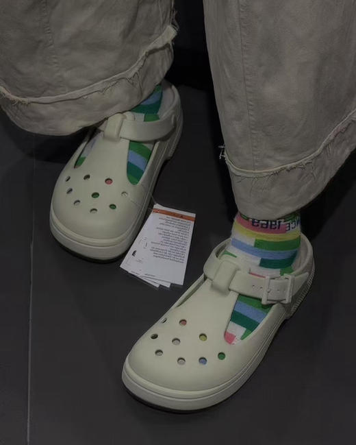 玛丽珍洞洞鞋522 商品图5