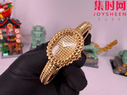 美物 | 卡地亚 baignoire浴缸系列“黄金铠甲” 女士腕表 手镯手表 浴缸穿上钻石黄金铠甲 商品图10