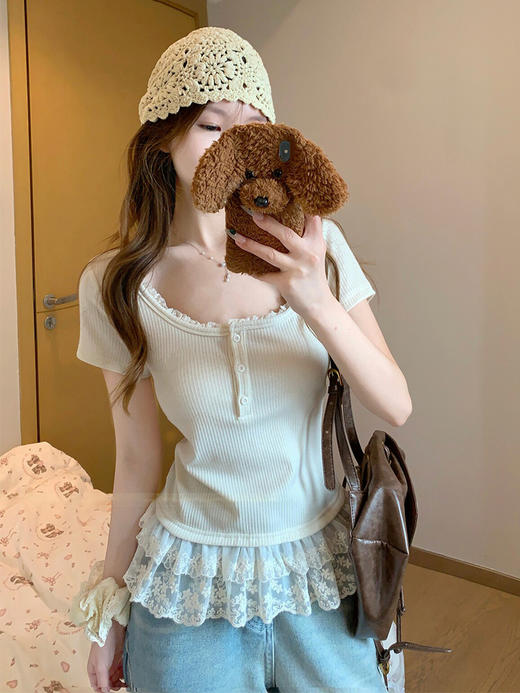 西遇蕾丝花边假两件短袖T恤女2026年夏季新款大U领半开扣修身上衣SS060621 商品图1
