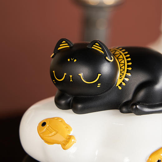 大英博物馆安德森猫和她的朋友们系列安眠萌猫发光树脂冰箱贴 商品图3