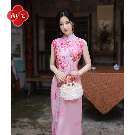 逸红颜《胭枝渡》26年夏新提花缎鸢尾花定位后开衩简约日常旗袍女 商品图2