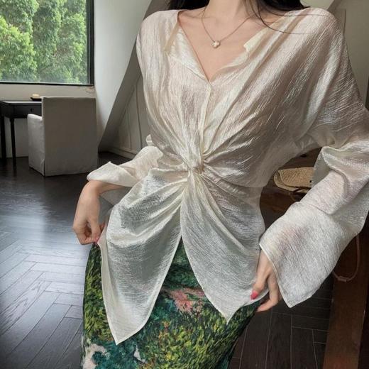 珠光缎扭结衬衫+莫奈半裙 | 静止时是印象派的静谧，走动间又成了抽象派的流动 商品图4