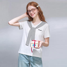 西遇条纹披肩V领短袖T恤女2026年夏季新款字母刺绣宽松白色上衣E0060594