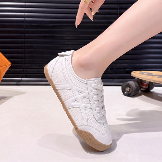 西遇复古耐看德训鞋女2026夏季新款欧若风柔和缓震透气阿甘运动鞋P0066565 商品图2