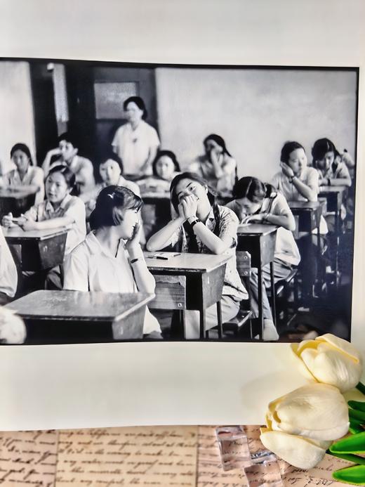 新版《八十年代中学生》摄影画册 任曙林著  海豚出版社 收藏级汉英对照版，附赠签名照片 商品图10