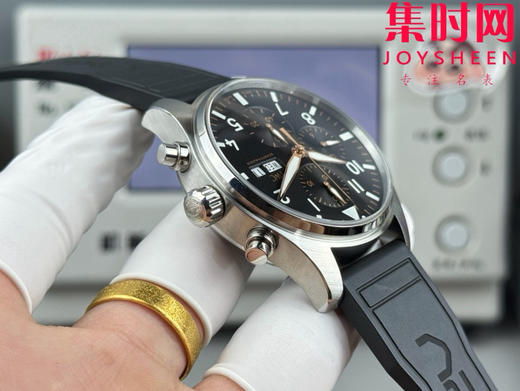 TW万国新款飞行员计时系列IW388116 飞行员透底 黑金盘 “APXGP”车队 F1黑金联名款 男士腕表 表径41mm 商品图5