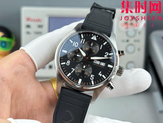 TW万国新款飞行员计时系列IW388116 飞行员透底 黑金盘 “APXGP”车队 F1黑金联名款 男士腕表 表径41mm 商品图2