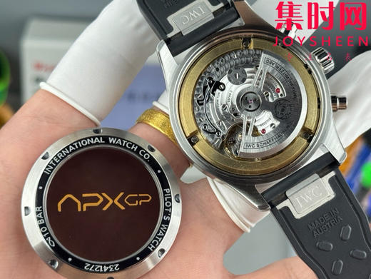 TW万国新款飞行员计时系列IW388116 飞行员透底 黑金盘 “APXGP”车队 F1黑金联名款 男士腕表 表径41mm 商品图6