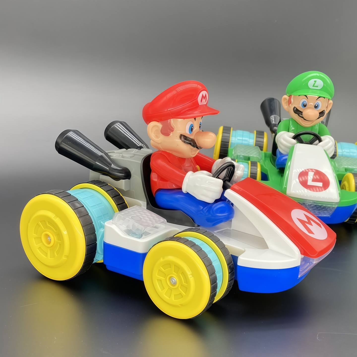 马里奥遥控卡丁车太酷了🍄经典马里奥卡丁车直接做成遥控玩具车🚗造型还原度拉满【玛丽遥控车】 操控丝滑不卡顿✨一键解锁⭐️自带炫彩灯光 + 趣味音乐