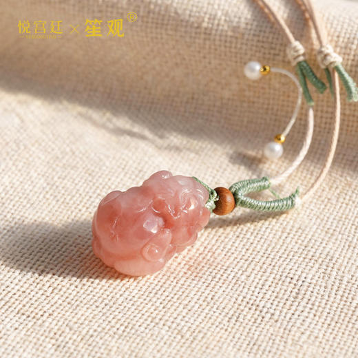 悦宫廷×笙观 桃禧岁岁系列金丝桃花酿吊坠 金丝玉 玉质细腻 色正质纯 温婉雅致 商品图3