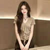 【限时秒杀】西遇卡其色V领荷叶边短袖T恤女2026夏新款褶皱修身不规则飘带上衣SS060527 商品缩略图3