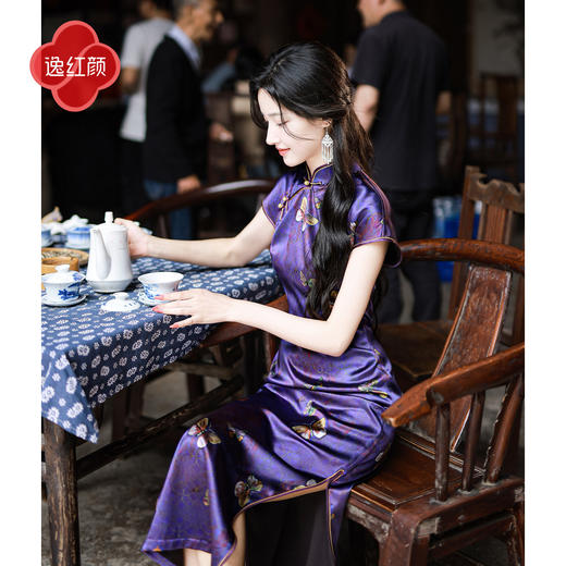 逸红颜《紫玉金蝶》26年夏新款紫蝶30姆米真丝重缎老料古法旗袍女 商品图1