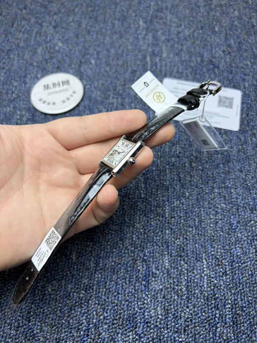 卡地亚TankMust AF坦克Must系列 小号 女士腕表
【表壳】表盘尺寸：小号29.5mm*22mm 商品图4