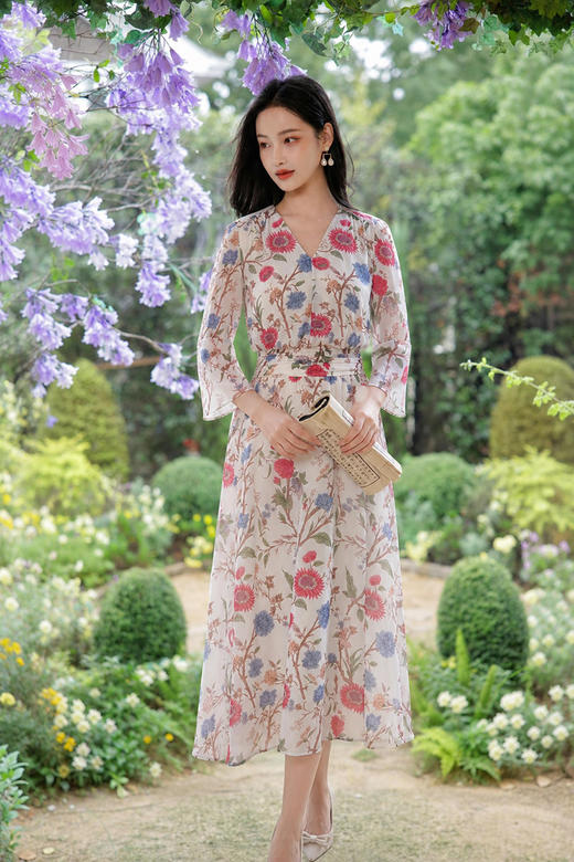 逸红颜明月优选#「西西里」国风晕染印花雪纺连衣裙，夏款异域东方主义飘带V领收腰大A摆 商品图3