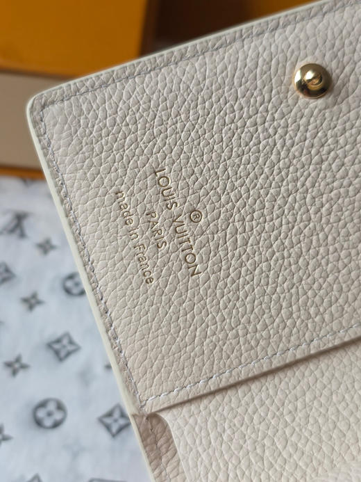春夏特惠💰560 原单LV 拉链钱夹M25595 本款 Cléa 钱夹取材 Monogram Empreinte 皮革渲染梦幻色彩 商品图5