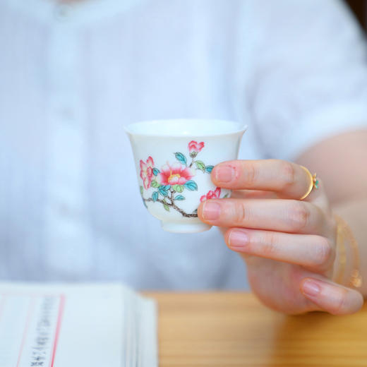 热卖中！顺丰发货！【景德镇明清陶瓷研究院官方出品，1:1原杯再造】康熙五彩十二花神 商品图5