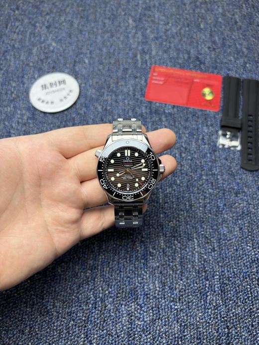 欧米茄JVS海马300米系列 原装开模 黑海马 男士腕表 表径42mm 商品图0
