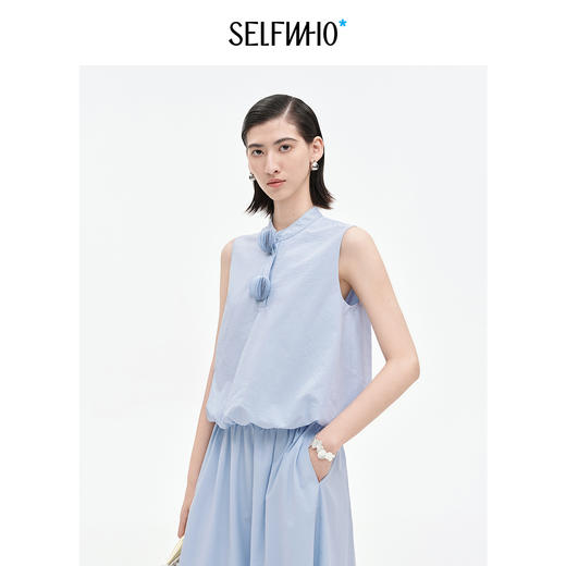 [乔欣同款]SELFWHO蓝色棉混纺立领无袖花苞背心女夏新款短款马甲 商品图0