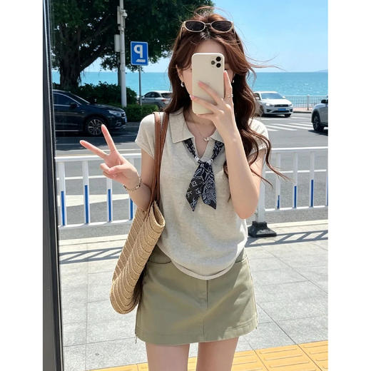 【限时秒杀】西遇Polo领针织短袖T恤女2026年夏季新款复古印花丝巾修身上衣SS060539 商品图3