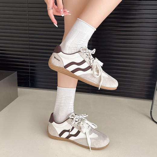 西遇芭蕾德训鞋女2026秋季新款韩系透气运动鞋防滑设计感运动鞋P0066601 商品图3