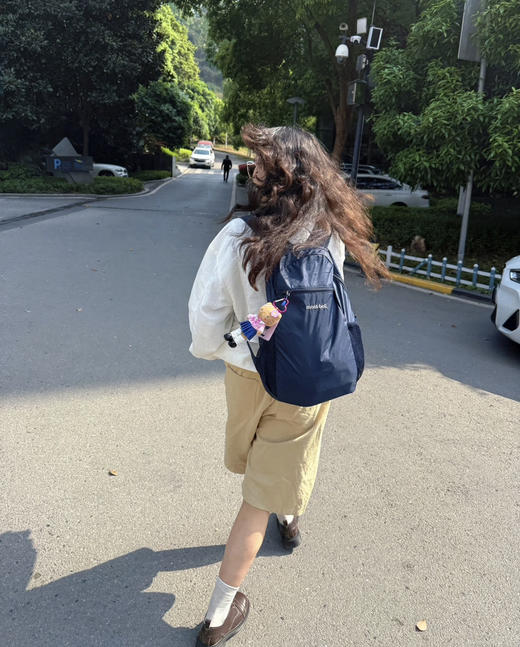 正品Montbell男女款轻量双肩包15L080102 商品图3