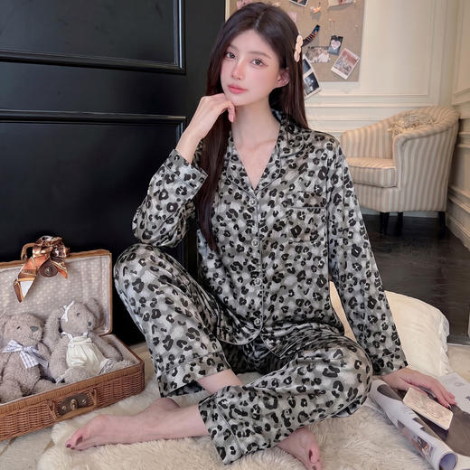 【美式豹纹❗️轻奢气质家居服套装】豹纹永不过时，性感纯欲，魅惑撩人，真的绝美！高ji感女春秋季新款长袖宽松冰丝睡衣睡裤★美物社 商品图0