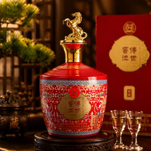 疯抢中！！【泸州老窖股份出品】【泸州传世窖池酒彩赋·金马生肖限定】红坛承佳酿 金马纳万祥 52°浓香型白酒 999ml/坛/送礼盒装 商品图2