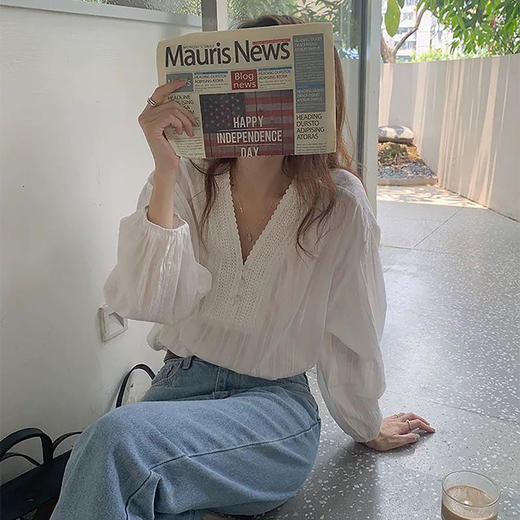 西遇韩系蕾丝花边V领白色衬衫女2026秋季新款宽松灯笼袖百搭衬衣SS060772 商品图0